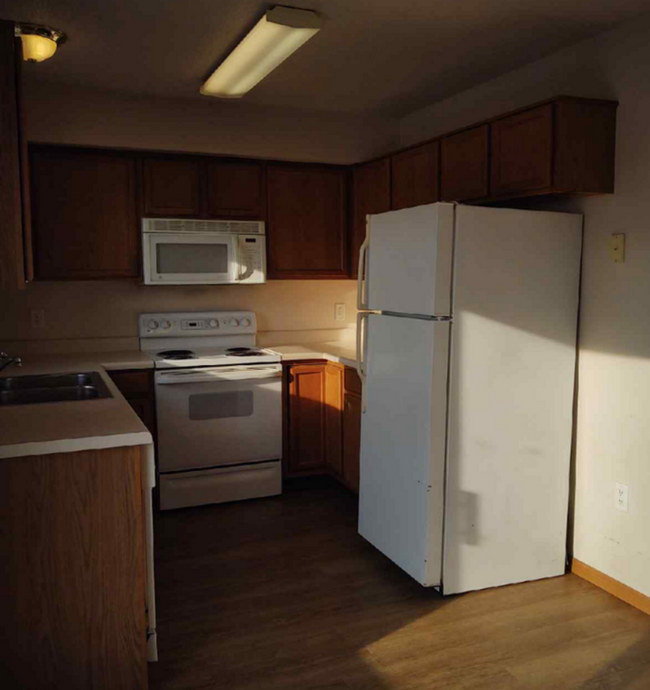 Building Photo - $1,450 | 2 Bedroom, 2.5 Bathroom Town Home...