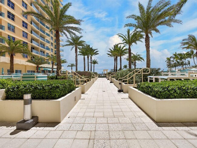 Building Photo - 2501 S Ocean Dr