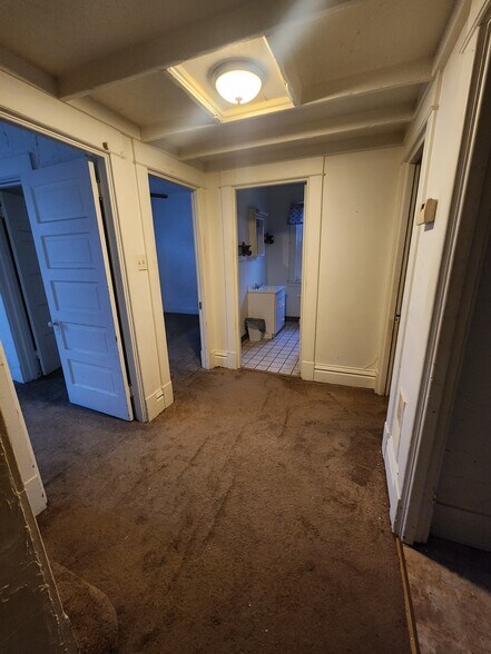 2nd Floor Landing - 427 1st St