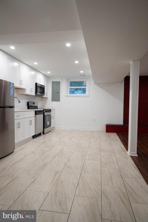 Building Photo - 13021 Tamarack Rd