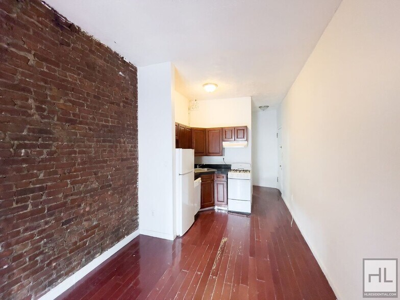 Building Photo - PROSPECT PLACE / Spacious 1-Bedroom / Grea...