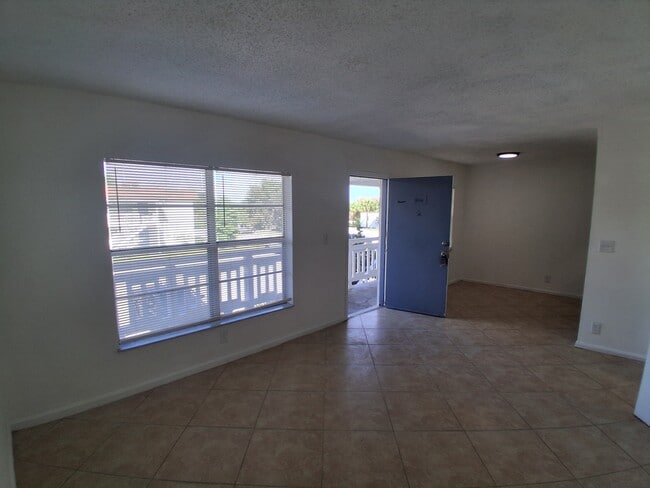 Building Photo - 1333 S Dixie Hwy