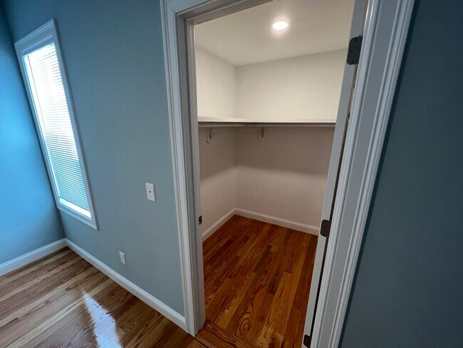 Building Photo - 126 Cross St