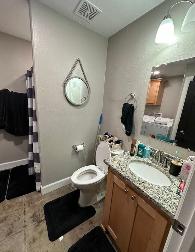 Building Photo - Cute and Cozy 1 Bedroom 1 Bath House