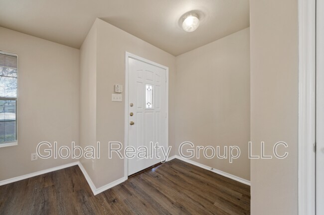 Building Photo - 144 Crest Bluff