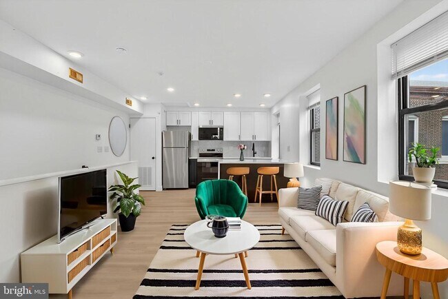 Building Photo - 712 N American St