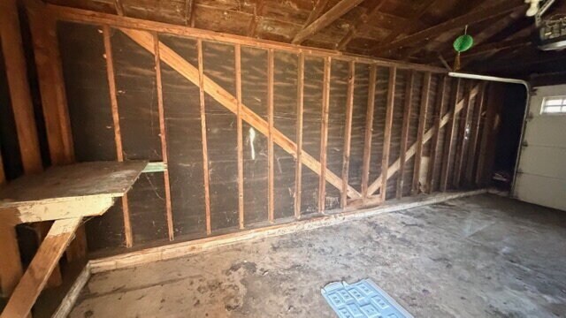 Building Photo - 3-bed, 1-bath Home