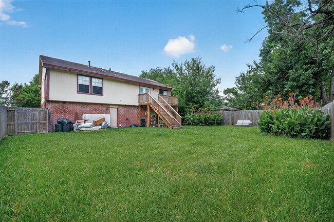 Building Photo - 15927 Eastcape Dr