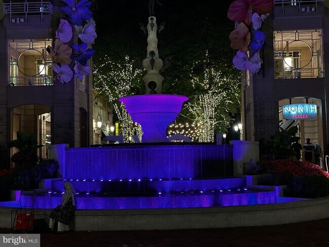 Building Photo - 1701 Lake Shore Crest Dr