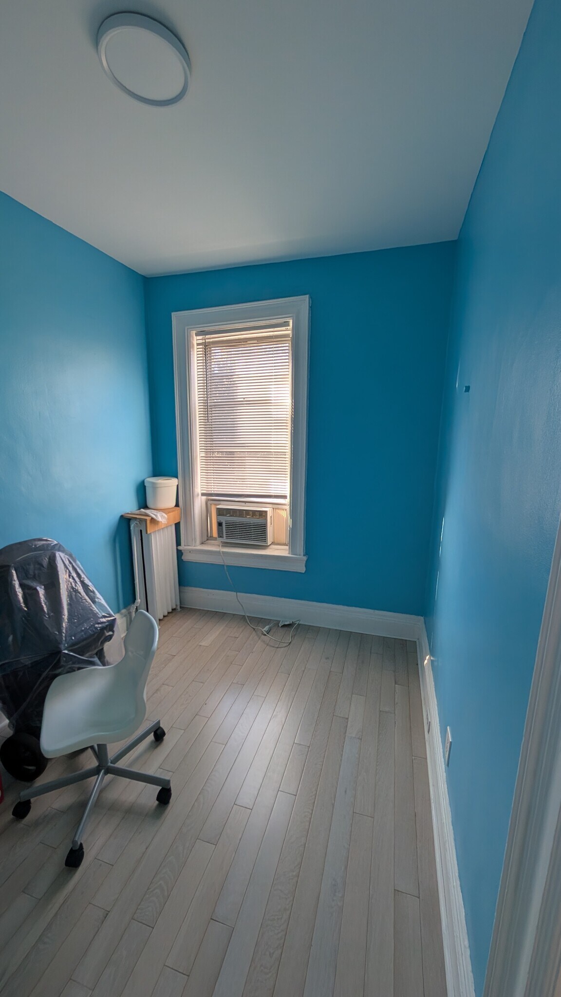 Building Photo - 537 46th St