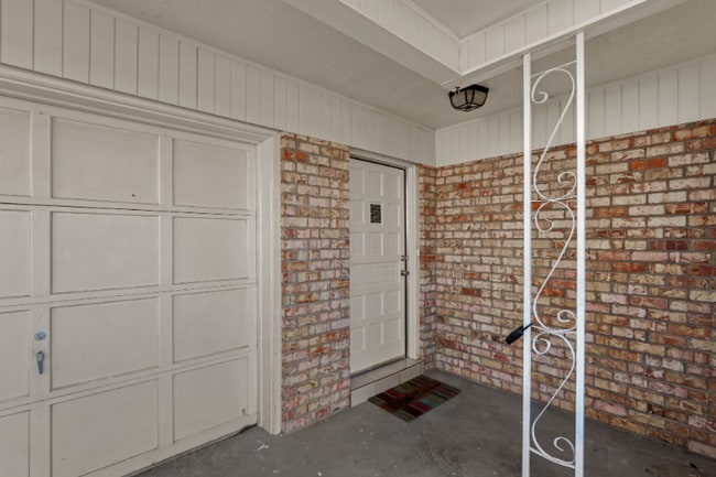Building Photo - 6923 Alto Rey Ave