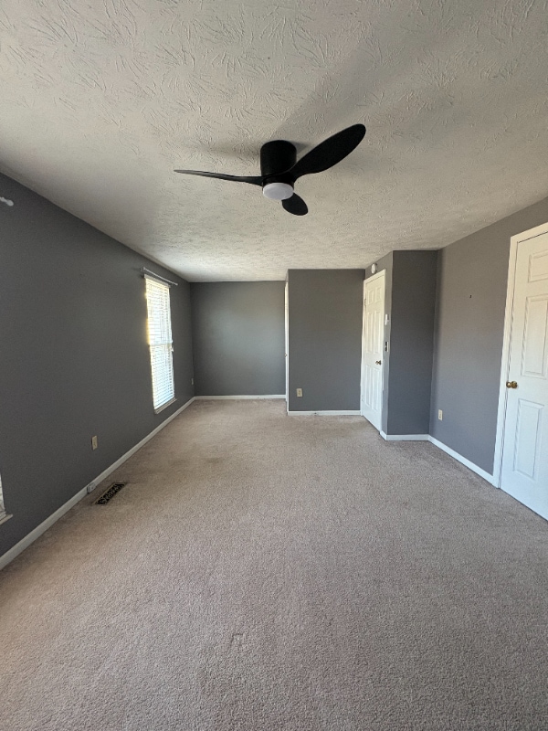 Building Photo - 784 Woodlyn Dr S