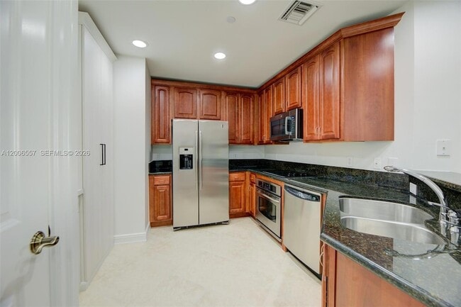 Building Photo - 16101 Emerald Estates Dr