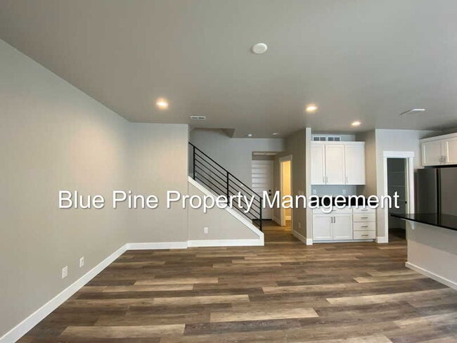 Building Photo - 2890 Sunburst Dr