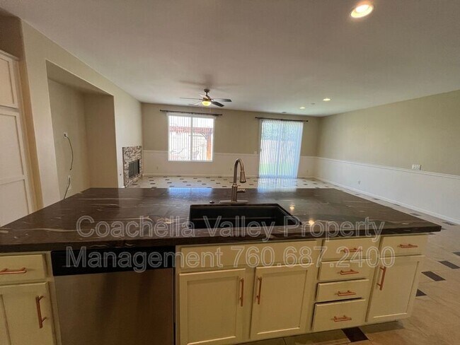 Building Photo - 49126 Pluma Roja Pl