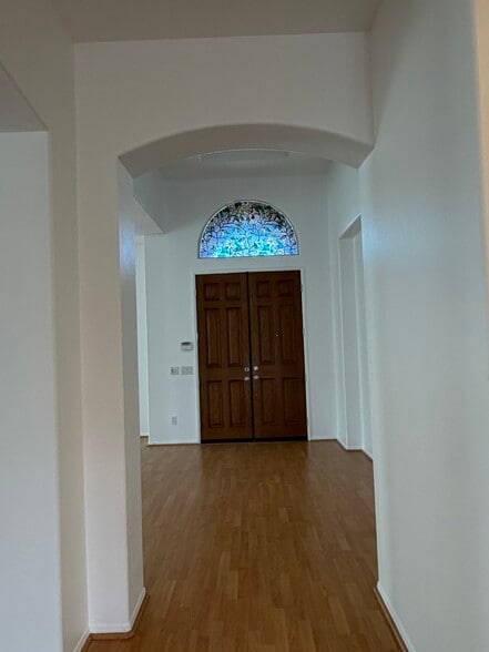 Building Photo - 48638 Barrymore St