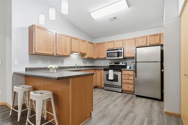 Building Photo - New Listing - 2 Bedroom, 2 Bath Condo in North Liberty
