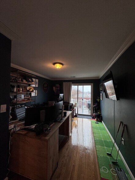 Building Photo - 127 Heath St