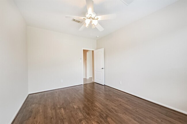 Building Photo - 2601 Hewn Rock Way