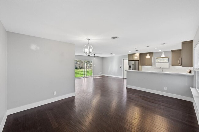 Building Photo - 1305 Glenwood Dr