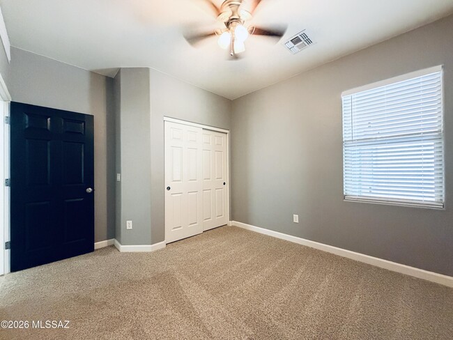 Building Photo - 9859 N Crook Ln