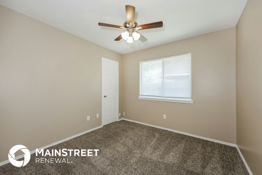 Building Photo - 521 Redbud Dr