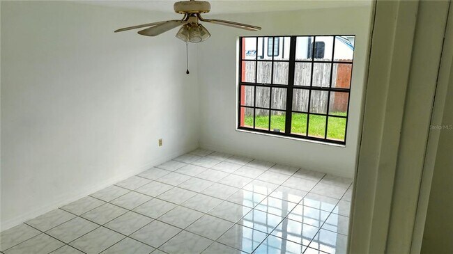 Building Photo - 3346 Mazur Dr