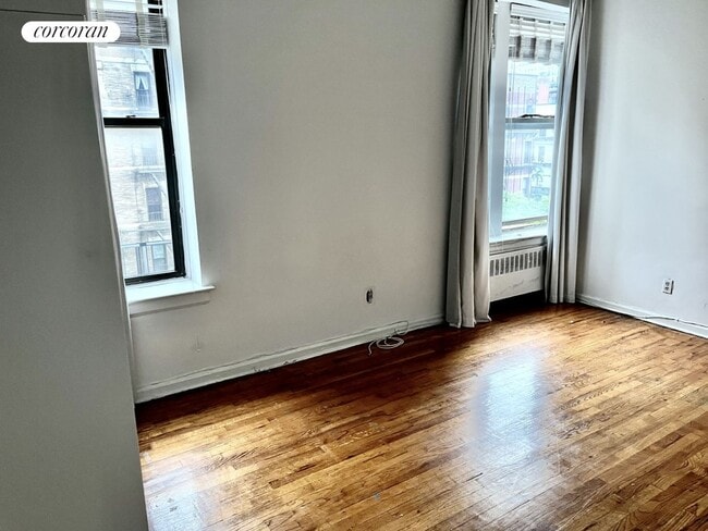 Building Photo - 100 W 85th St