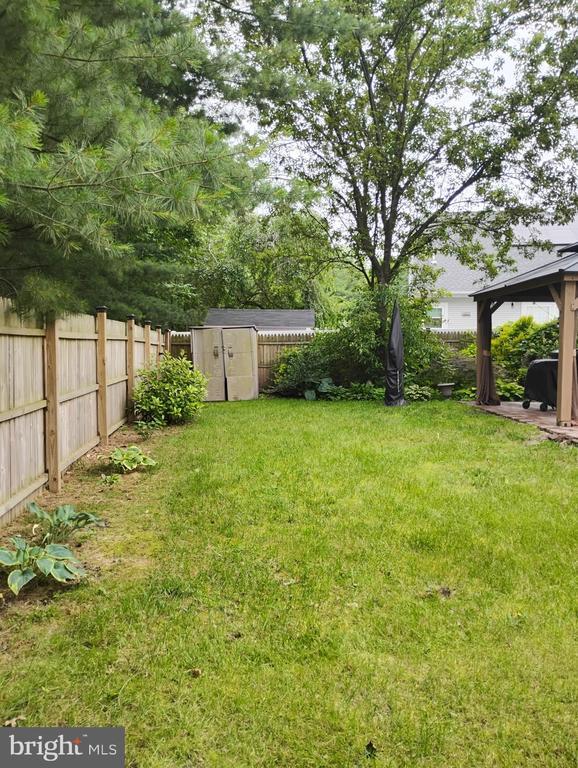 Building Photo - 22 Foxchase Dr