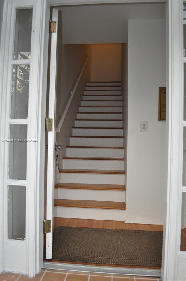 Building Photo - 2617 Segovia St