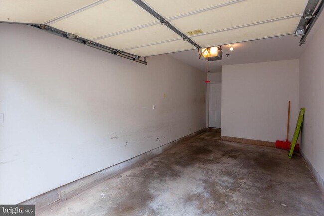 Building Photo - 4512 Superior Square