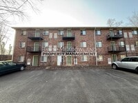 Building Photo - 502 E Red Bud Rd