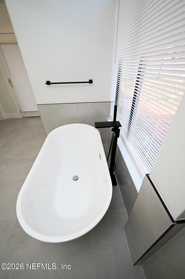 Building Photo - 4632 Corrientes Cir N