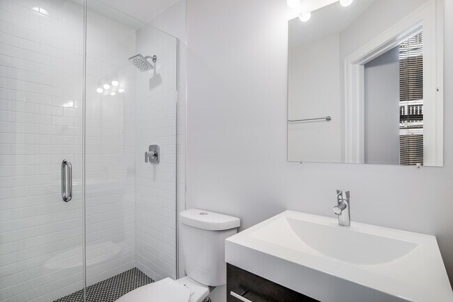 Building Photo - 5407 S Harper Ave