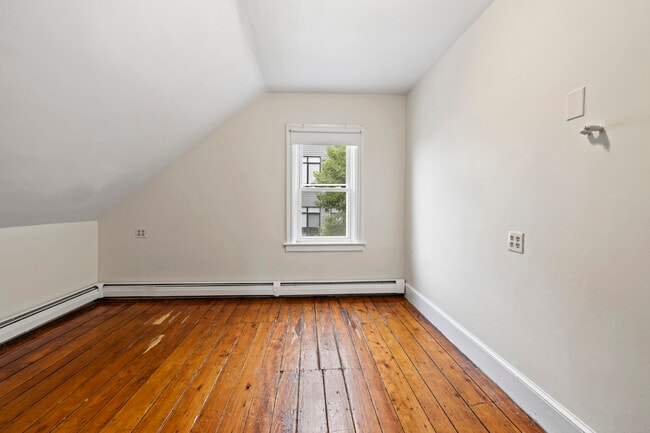 Building Photo - 465 W Fountain St