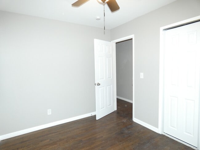 Building Photo - 4700 N Bristol Ave