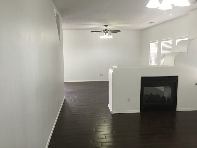 Building Photo - 10852 Arezzo Dr NW