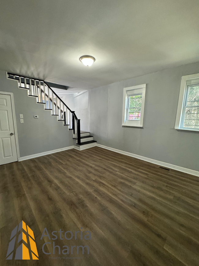 Building Photo - Newly Renovated 3BD/1.5BA townhome in Balt...