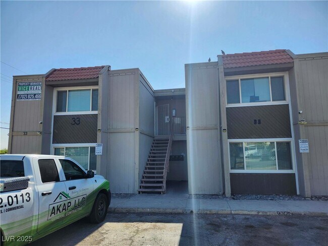 Building Photo - 33 Gold Bar Ct
