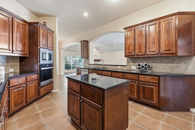 Building Photo - 16305 Almaden Dr