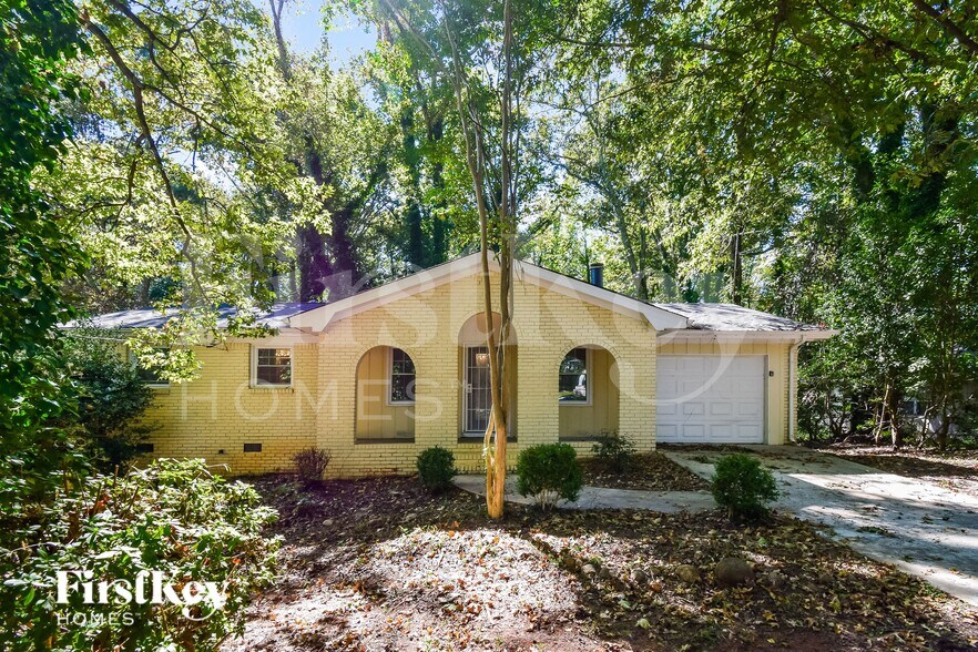 Building Photo - 595 Sheppard Rd