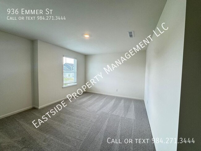 Building Photo - 936 Emmer St