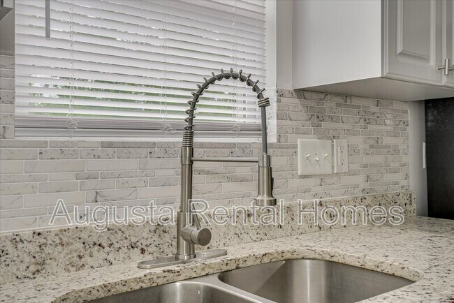 Building Photo - 4728 Laural Oak Dr