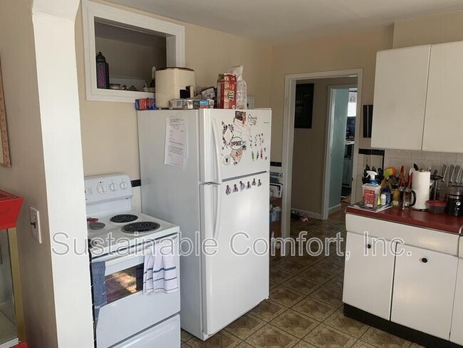 Primary Photo - 827 Pleasant St