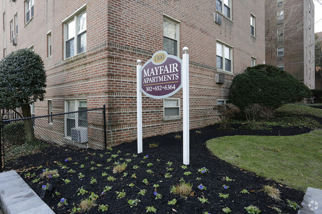 Building Photo - The Mayfair Apartments