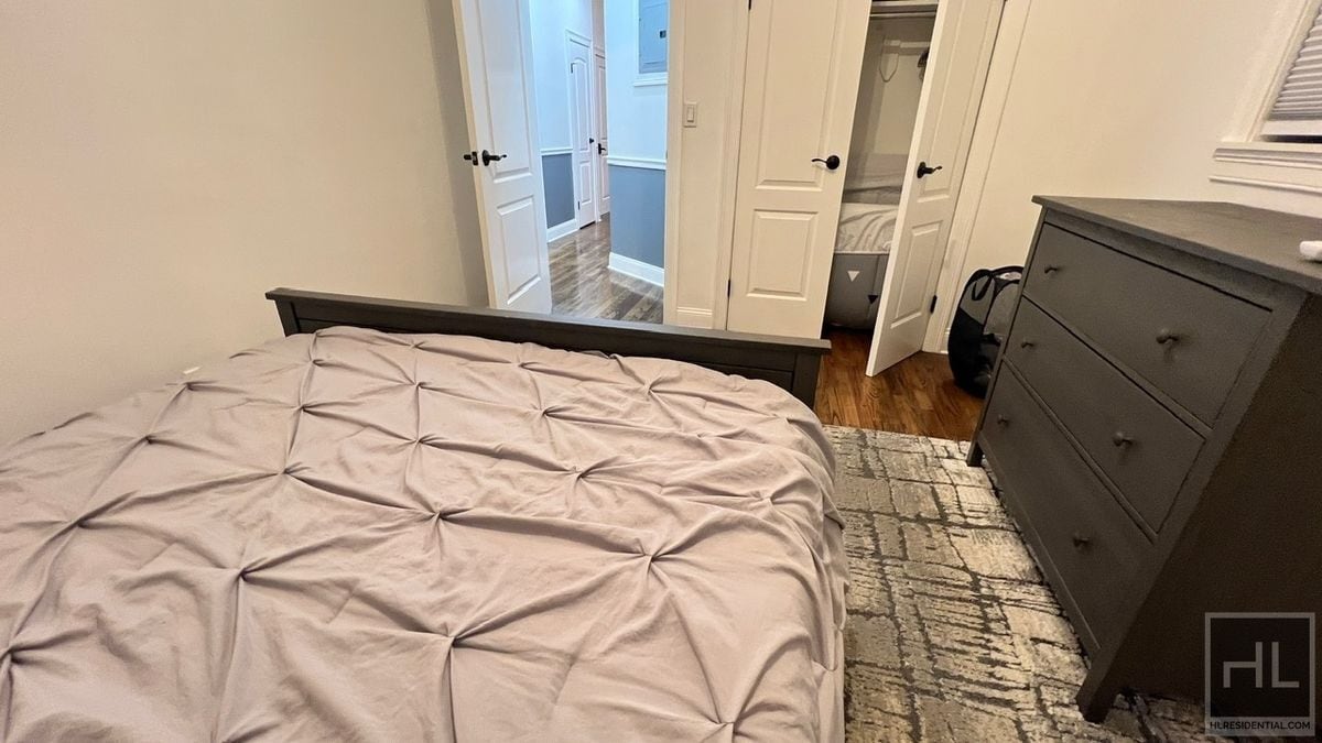 Building Photo - 629 E 83rd St