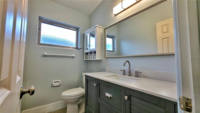 Building Photo - 518 Oranole Rd