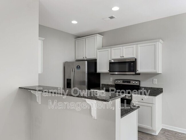 Building Photo - 540 Truman Dr