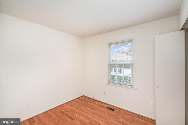 Building Photo - 7624 Wedgewood Dr