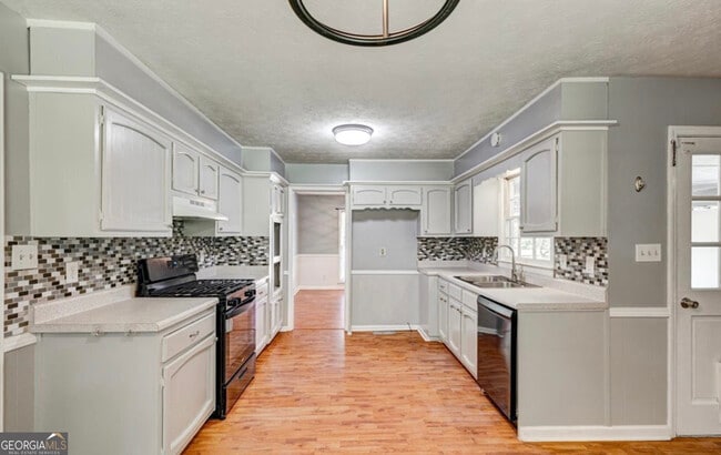 Building Photo - 922 Sharon Ct